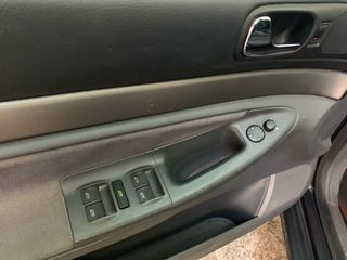Audi A4 1997-thumb-12