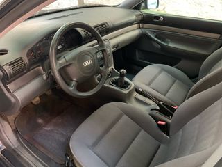 Audi A4 1997-thumb-14