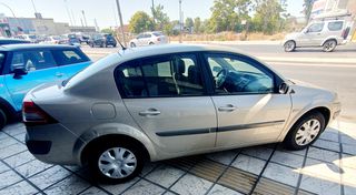 Renault Megane 2005-thumb-6