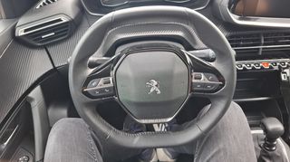 Peugeot 2008 2023 1.2 PureTech 100  HP Active Pack-thumb-14