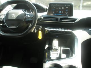 Peugeot 3008 2019 1.2  130 PS  AUTOMATIC FULL EXTRA-thumb-11