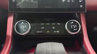 Jaguar F-Pace 2021 400e PLUG-IN AWD R-DYNAMIC SE PANORAMA/AUTOBESIKOS-thumb-46