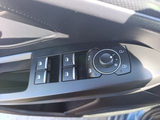 Ford Focus 2023 1.0 EcoBoost ST-Line-thumb-39