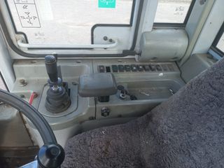 Φορτωτής Με Λάστιχα Hyundai 2005 HL740-7-thumb-21