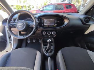 Toyota Aygo (X) 2022 'X-PLAY,-ΟΘΟΝΗ-ΚΑΜΕΡΑ-O ΤΕΛΗ-BOOK SERVICE-thumb-27