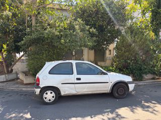 Opel Corsa 1998 B-thumb-2