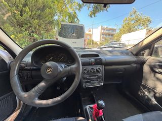 Opel Corsa 1998 B-thumb-4