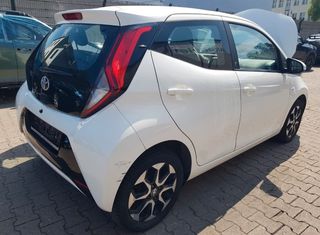 Toyota Aygo (X) 2021 VVT-i X-PLAY  999cc 72HP CRUISE CONTROL KAMERA-thumb-1