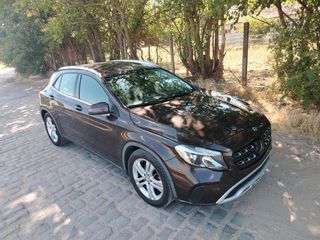 Mercedes-Benz GLA 200 2016