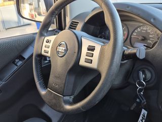 Nissan Navara 2012-thumb-16