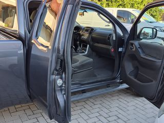 Nissan Navara 2012-thumb-2