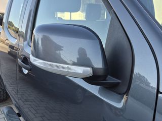 Nissan Navara 2012-thumb-4
