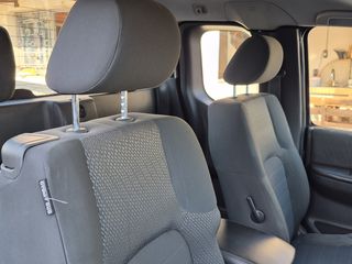 Nissan Navara 2012-thumb-18