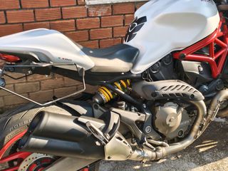 Ducati Monster 821 2015-thumb-1