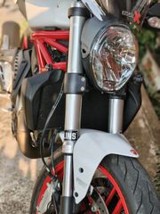 Ducati Monster 821 2015-thumb-2