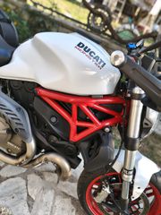 Ducati Monster 821 2015-thumb-27