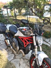 Ducati Monster 821 2015-thumb-32