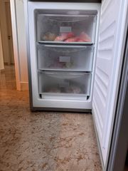Liebherr Όρθιος Καταψύκτης 98lt Inox