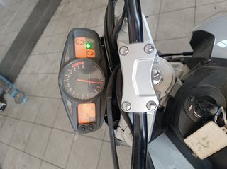 Suzuki GSR 600 2006-thumb-2