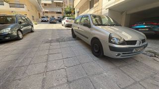 Renault Clio 2004-thumb-1