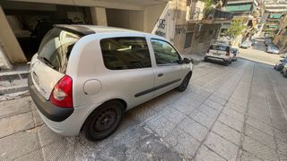 Renault Clio 2004-thumb-4