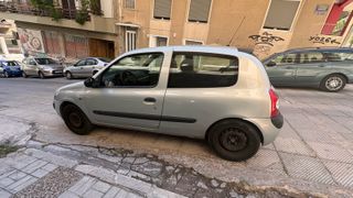Renault Clio 2004-thumb-7