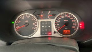 Renault Clio 2004-thumb-15