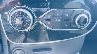 Renault Clio 2017 LIMITED EDITION-thumb-16