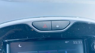 Renault Clio 2017 LIMITED EDITION-thumb-18