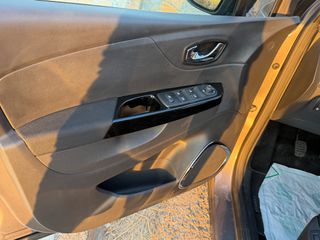 Renault Captur 2016 dCi-thumb-16