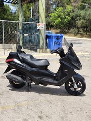 Piaggio XEvo 250 2017-thumb-4