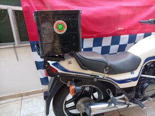 Honda VF 750 1984 VF750F-thumb-1