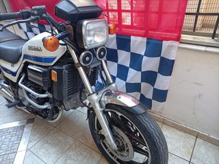 Honda VF 750 1984 VF750F-thumb-2