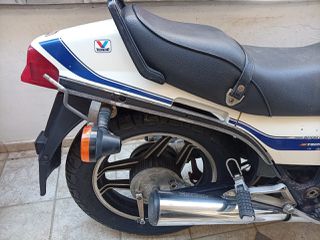 Honda VF 750 1984 VF750F-thumb-5