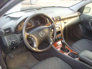 Mercedes-Benz C 180 2006-thumb-8