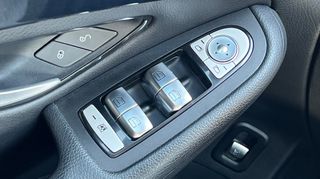 Mercedes-Benz GLC 200 2019 D-thumb-23