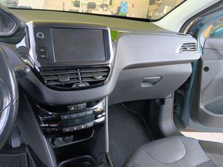 Peugeot 2008 2016 1.2 ALLURE 2017 FACELIFT PANORAMA-thumb-11