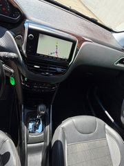 Peugeot 2008 2018 1.2 PURETECH 110 ALLURE-thumb-15