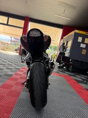 Suzuki GSX-R 1000 2006-thumb-6