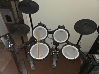 Roland TD1-thumb-1