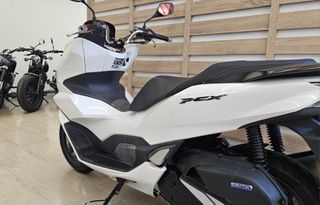 Honda PCX 125 2023-thumb-2