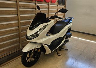 Honda PCX 125 2023-thumb-3