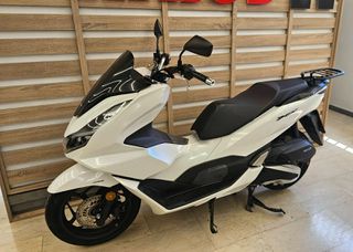 Honda PCX 125 2023-thumb-4