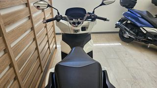 Honda PCX 125 2023-thumb-6