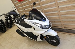 Honda PCX 125 2023-thumb-11