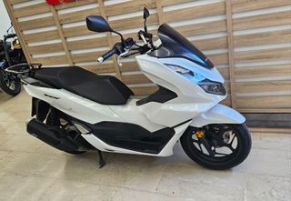 Honda PCX 125 2023-thumb-12