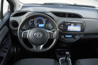 Toyota Yaris 2017 HSD HYBRID *MHΔΕΝΙΚΟ ΤΕΛΟΣ ΚΥΚΛ/ΡΙΑΣ*  BLUETOOTH ZANTEΣ 15''-thumb-9