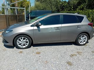Toyota Auris 2016-thumb-3