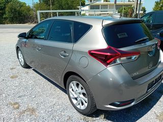 Toyota Auris 2016-thumb-4