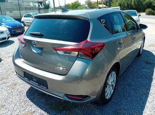 Toyota Auris 2016-thumb-6